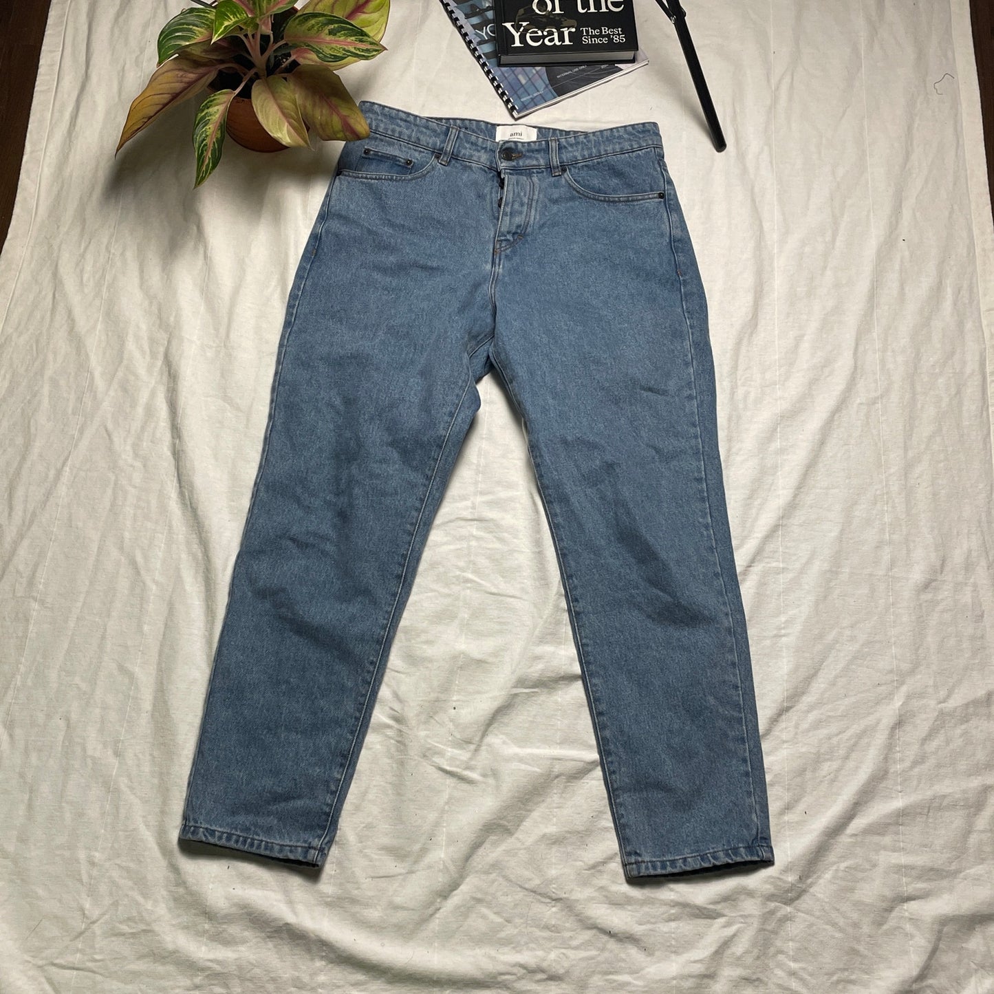 AMI tapered leg lightwash jeans 31