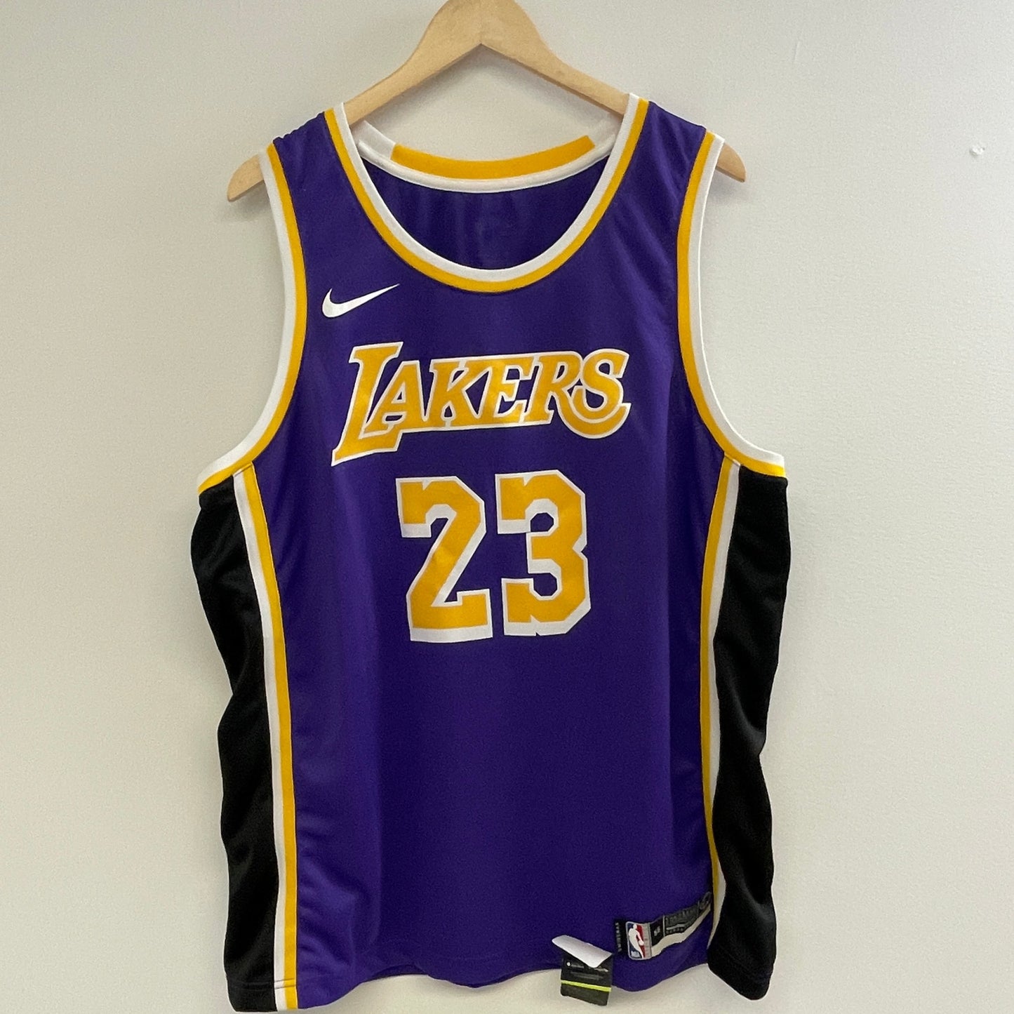 Nike LA Lakers Lebron Swingman Jersey XL