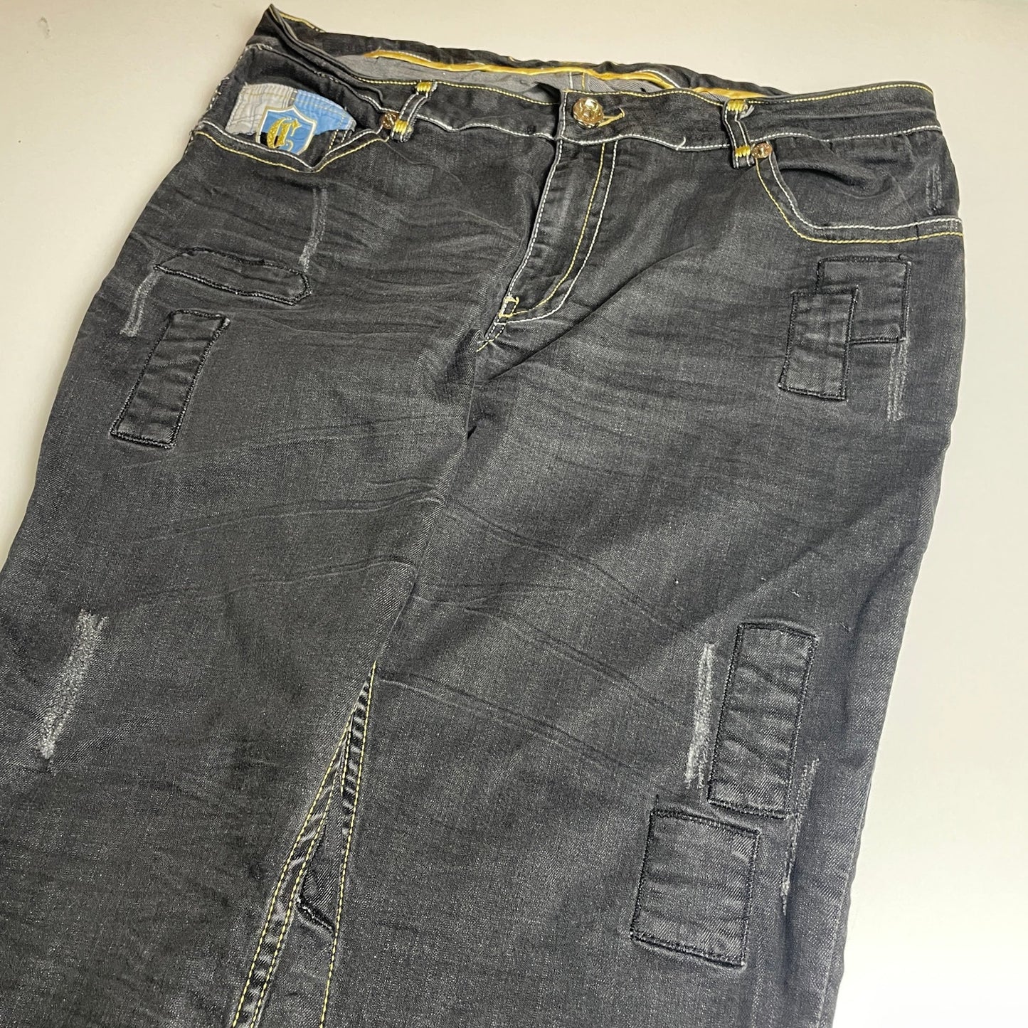 Coogi Y2K embroidered jeans 38