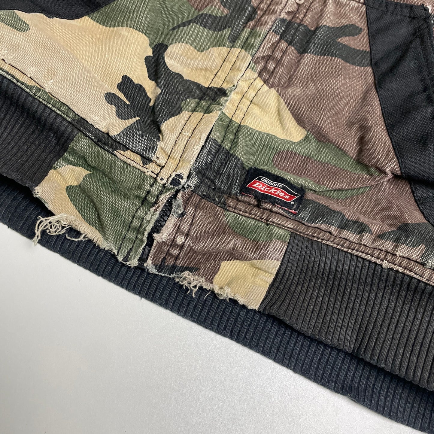 Dickies camo thrashed hooded jacket S