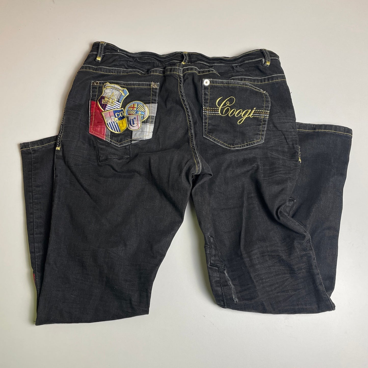 Coogi Y2K embroidered jeans 38